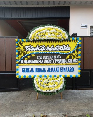 Papan Bunga Duka di Ponelo Kepulauan